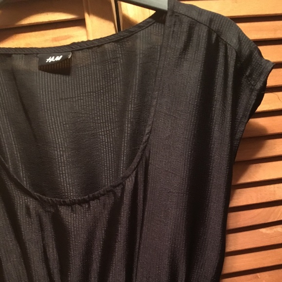 H&M Black Scoop Neckline Dress - Picture 6 of 8